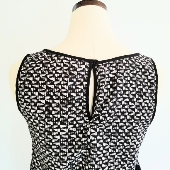 Paper Crane Black&White Sleeveless Rompers, Small - Picture 4 of 9